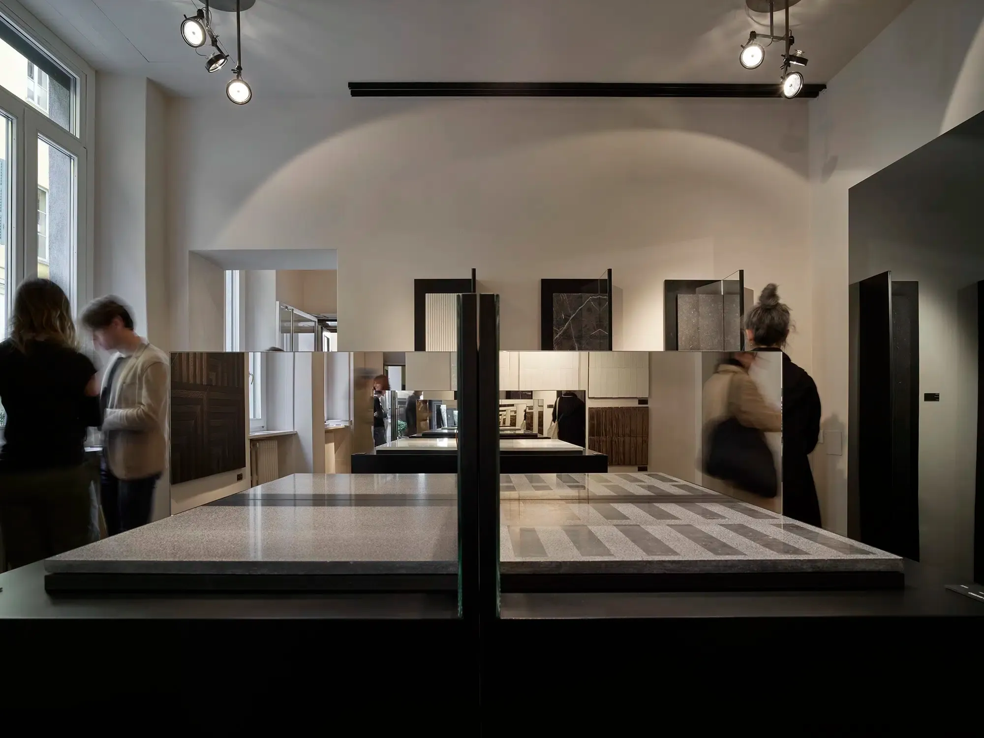 ospiti-showroom-miamilano