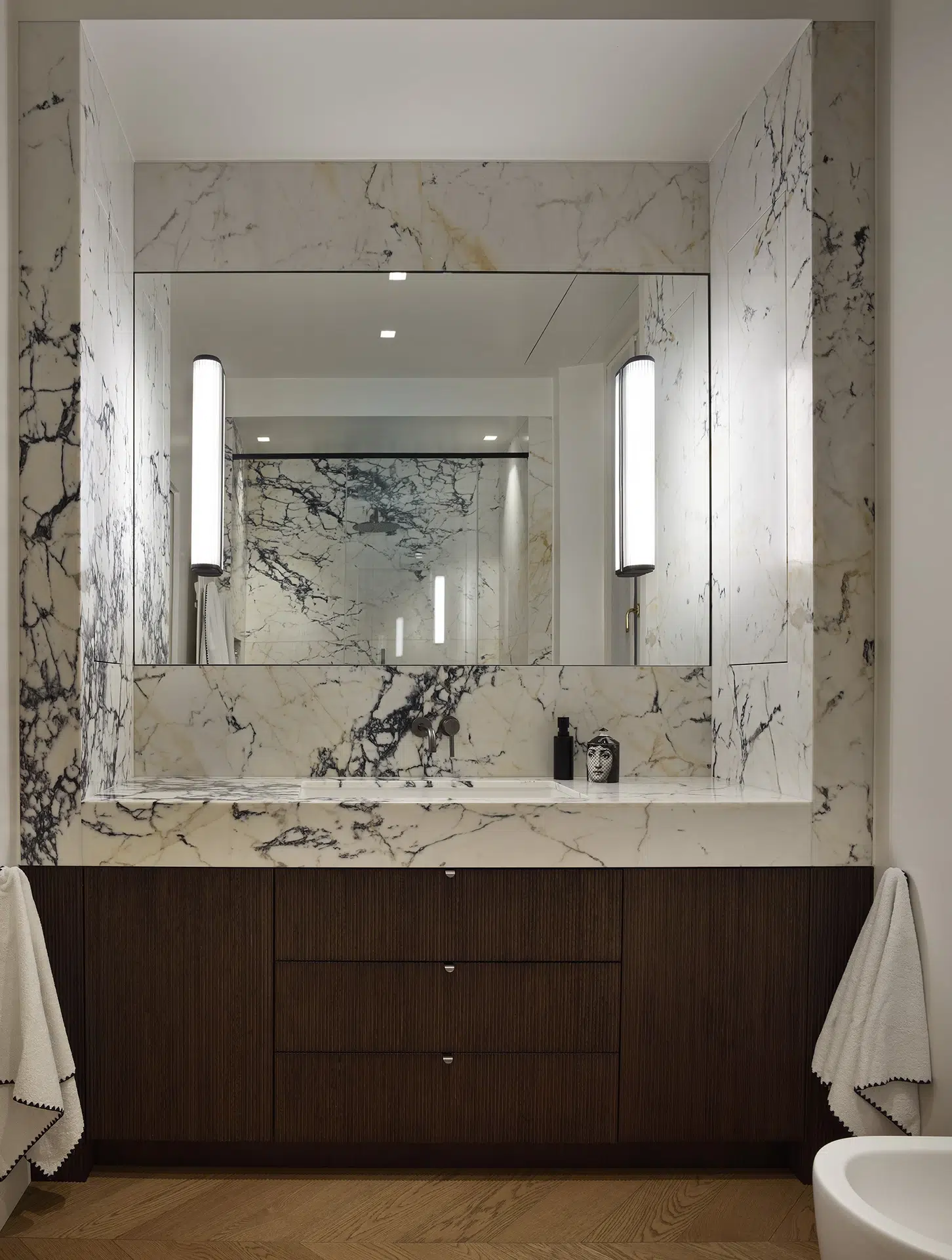 Rivestimenti-bagno-classico-in-palestro-milano