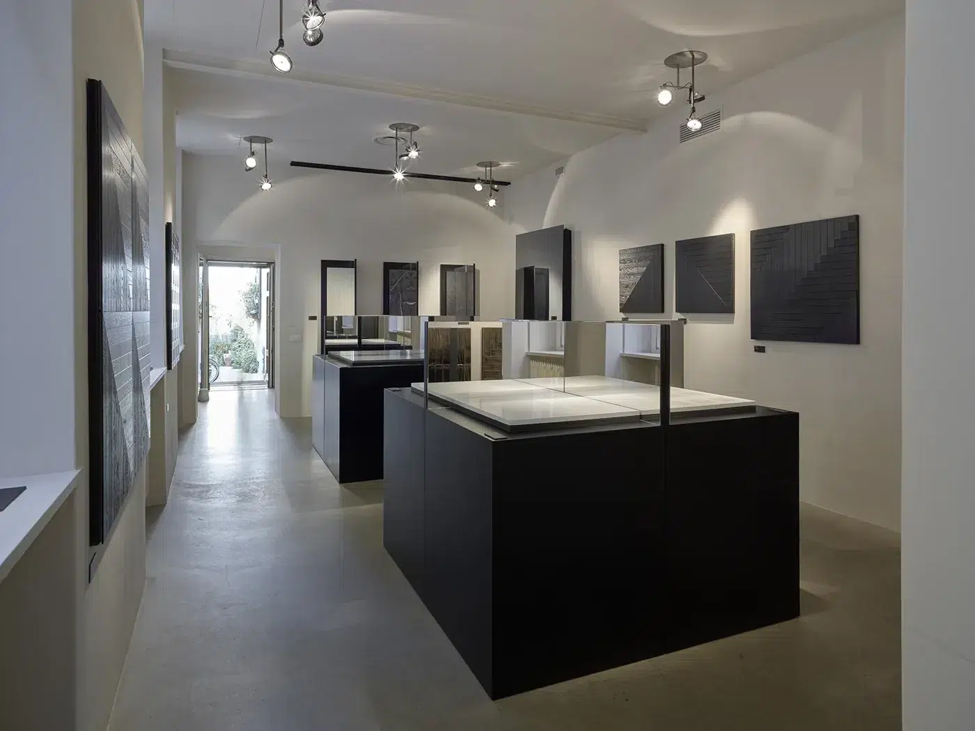 showroom-miamilano-contemporary-surfaces